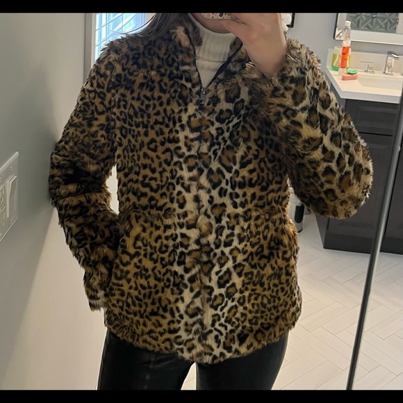 Faux fur leopard print jacket - Picture 2 of 3